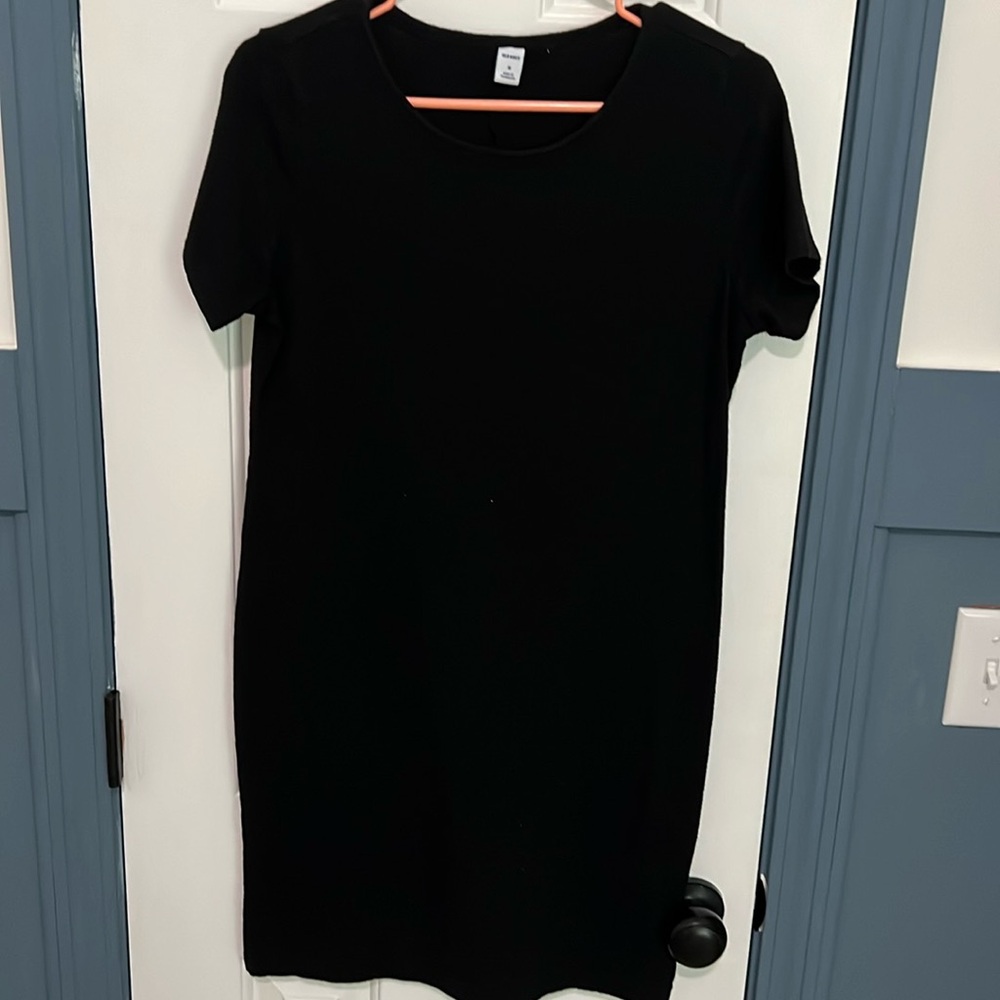 M black t shirt dress
